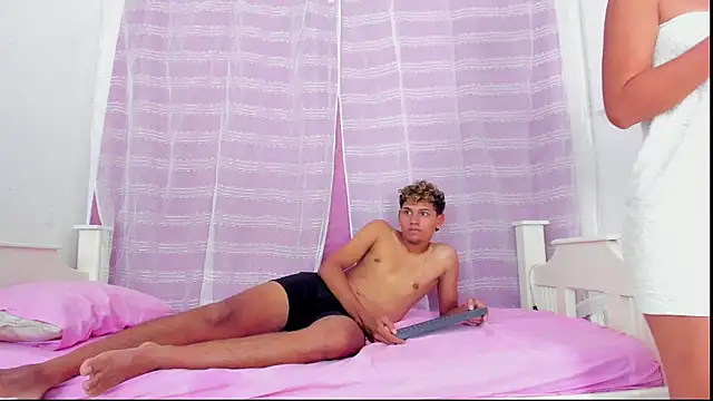 Henry and Lucy online show from 03/27/26, 08:10