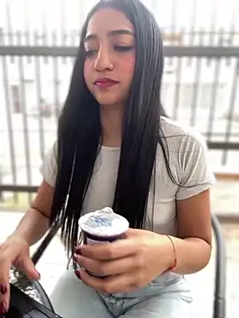 Daniela Pink online show from 04/10/26, 02:57