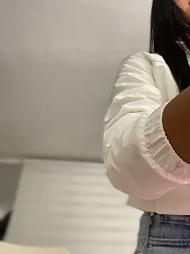 Daniela Pink online show from 04/15/26, 11:16