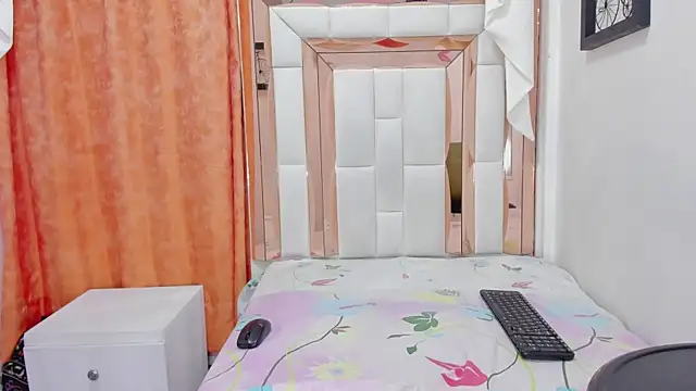 Snapshot of kimberly_xoxo_3 chatting on 02/18/26, 03:26 kimberly xoxo 3 online show from 02/18/26, 03:26