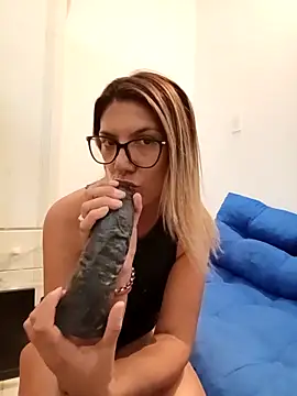 Snapshot of Silreinadorada chatting on 02/25/26, 03:18 Silreinadorada online show from 02/25/26, 03:18