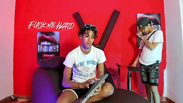 GREEN BOYS online show from 02/27/26, 07:30