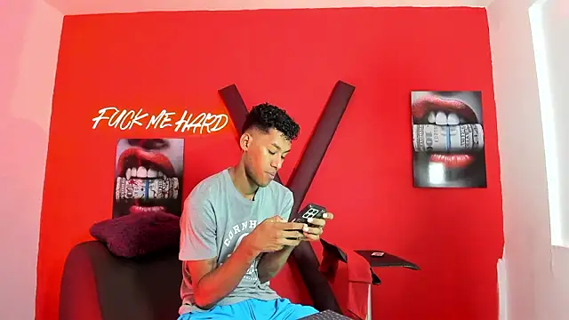 GREEN BOYS online show from 02/28/26, 07:30