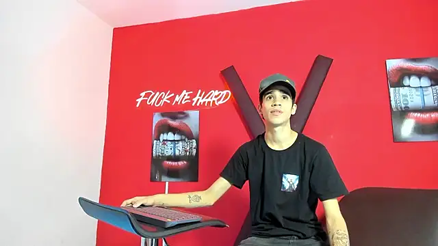 GREEN BOYS online show from 03/11/26, 07:24