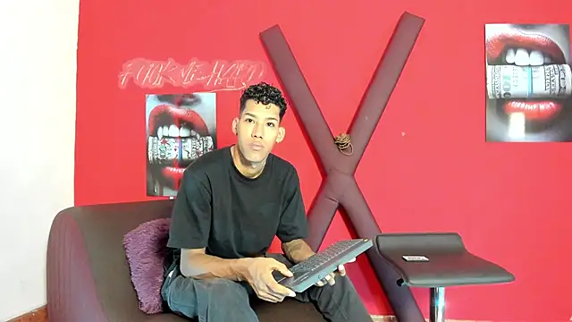 GREEN BOYS online show from 03/04/26, 07:27