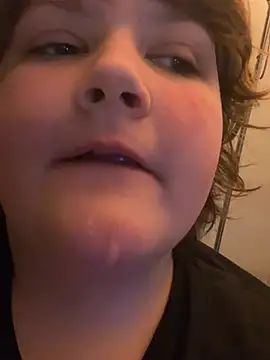 Snapshot of plushietoy chatting on 02/22/26, 02:47 plushietoy online show from 02/22/26, 02:47