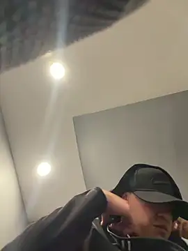 Jhon jairo420zzzz online show from 04/08/26, 05:42