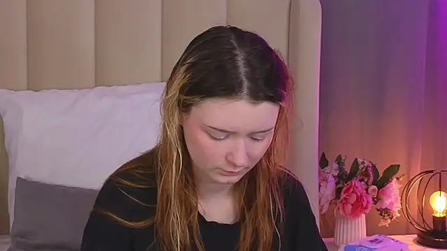AlyssFrost online show from 06/17/26, 02:33