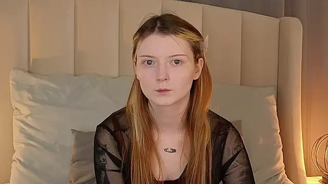Snapshot of AlyssFrost chatting on 05/01/26, 02:27 AlyssFrost online show from 05/01/26, 02:27