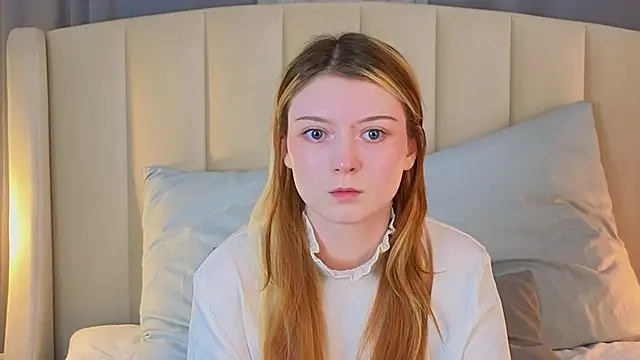 AlyssFrost online show from 04/19/26, 02:56