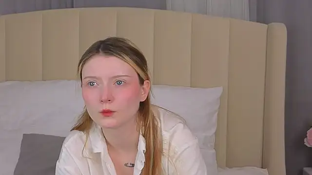 Snapshot of AlyssFrost chatting on 05/26/26, 03:04 AlyssFrost online show from 05/26/26, 03:04