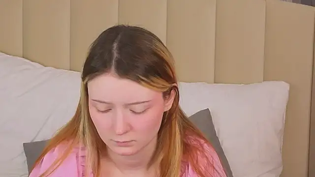 Snapshot of AlyssFrost chatting on 05/29/26, 03:12 AlyssFrost online show from 05/29/26, 03:12