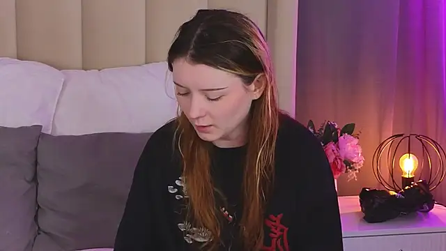 AlyssFrost online show from 06/18/26, 02:32