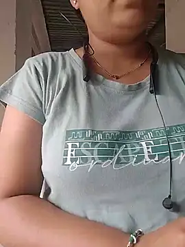 Snapshot of taniya0 chatting on 07/02/26, 08:20 taniya0 online show from 07/02/26, 08:20