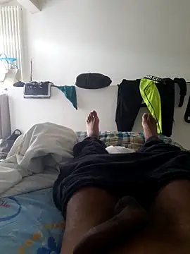 Snapshot of isuru_lakshan chatting on 02/15/26, 02:49 isuru lakshan online show from 02/15/26, 02:49