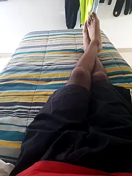 Snapshot of isuru_lakshan chatting on 02/21/26, 12:18 isuru lakshan online show from 02/21/26, 12:18