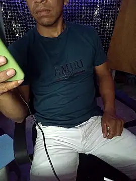 Snapshot of yisusalejo chatting on 02/28/26, 03:28 yisusalejo online show from 02/28/26, 03:28