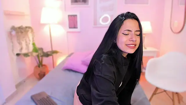 Snapshot of Ivyy_sweet_ chatting on 02/18/26, 08:16 Ivyy sweet online show from 02/18/26, 08:16