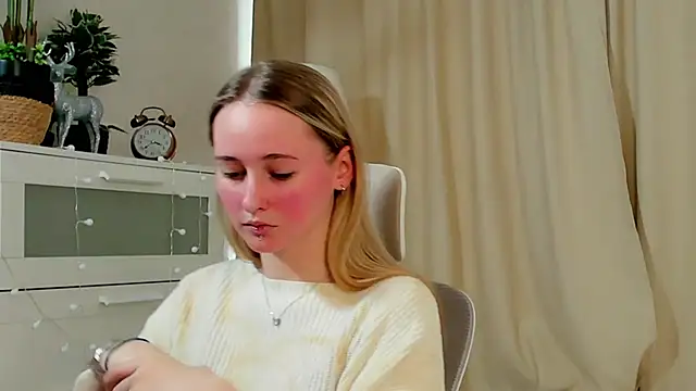 TraceeRebollar online show from 02/17/26, 11:18