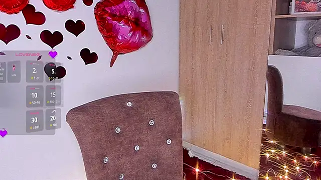 Snapshot of Giulia_Cash chatting on 02/28/26, 12:16 Giulia Cash online show from 02/28/26, 12:16