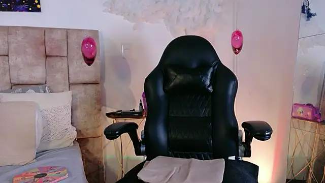 MiiaBlumm  online show from 03/18/26, 04:30