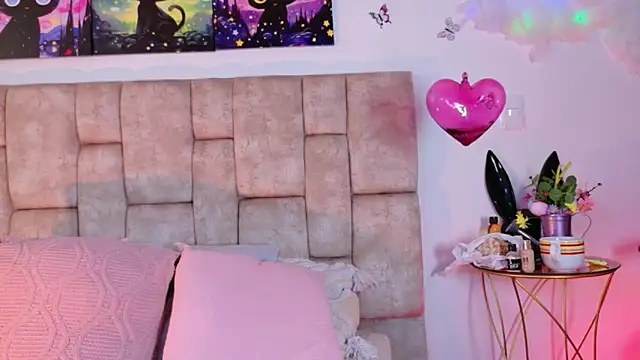 MiiaBlumm  online show from 04/07/26, 05:37