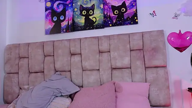 MiiaBlumm  online show from 04/09/26, 05:52