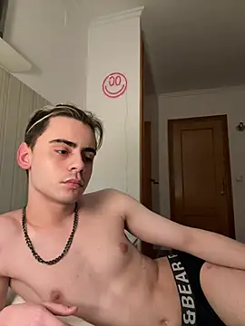 YourFavouriteTwink online show from 02/15/26, 10:41