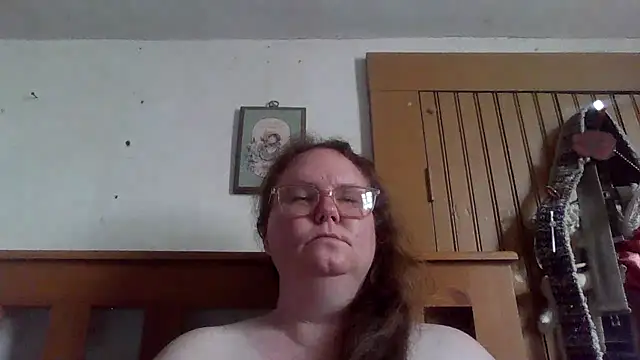 naughty queen1 online show from 04/22/26, 07:20