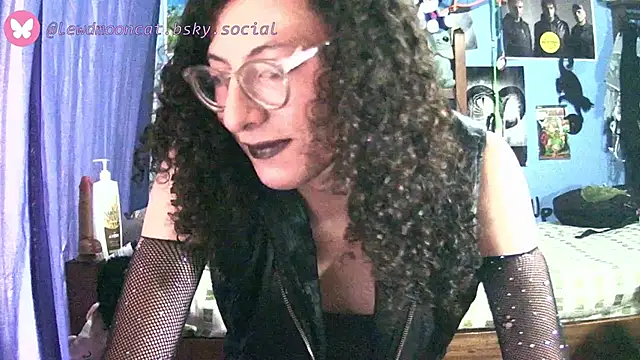 lewd mooncat online show from 05/13/26, 10:17