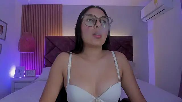 Snapshot of Miss_Lexy_ chatting on 04/21/26, 08:04 Miss Lexy online show from 04/21/26, 08:04