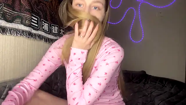 CassandraMur online show from 03/01/26, 06:30