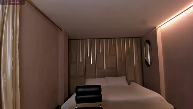 AmaraDivine online show from 04/03/26, 12:00