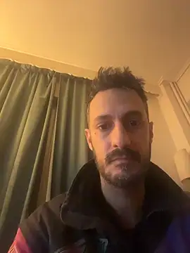 livegreek online show from 04/05/26, 11:00