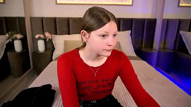 LauraBev online show from 02/16/26, 08:24