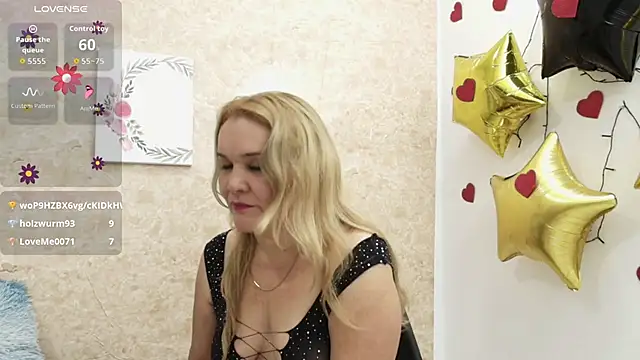 Snapshot of charlotte_milf30 chatting on 02/19/26, 08:28 charlotte milf30 online show from 02/19/26, 08:28