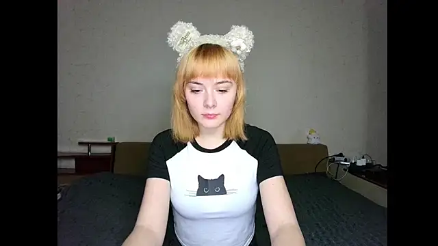 Little fox404 online show from 02/15/26, 07:46