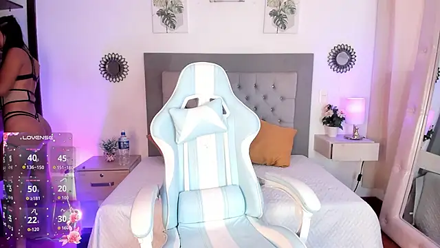 julietha Vega online show from 03/13/26, 06:24