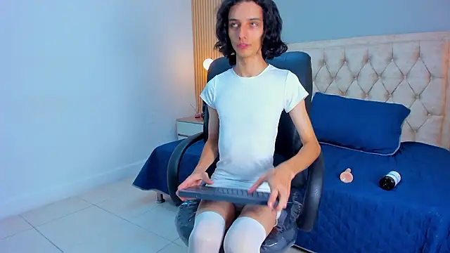 Hxxyro online show from 03/13/26, 01:38