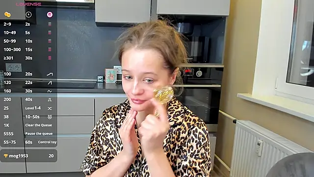 Mary Phoenix online show from 02/15/26, 04:28