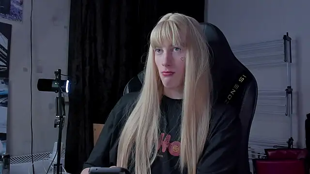 Snapshot of swaga_777 chatting on 02/16/26, 12:37 swaga 777 online show from 02/16/26, 12:37