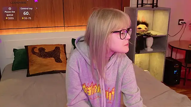 MoliQin online show from 04/09/26, 07:25