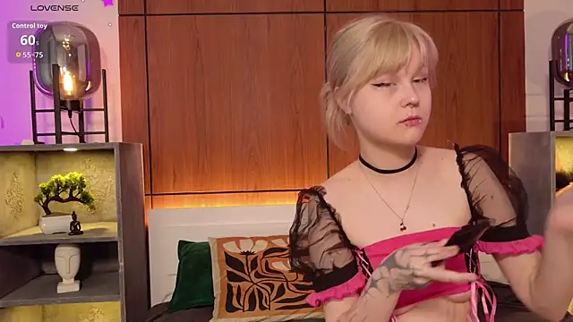 MoliQin online show from 04/20/26, 08:06