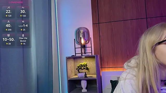 MoliQin online show from 03/28/26, 07:53