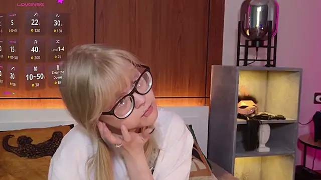 MoliQin online show from 04/14/26, 07:46