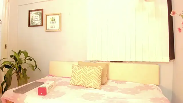 Amber Novoa online show from 02/25/26, 12:27