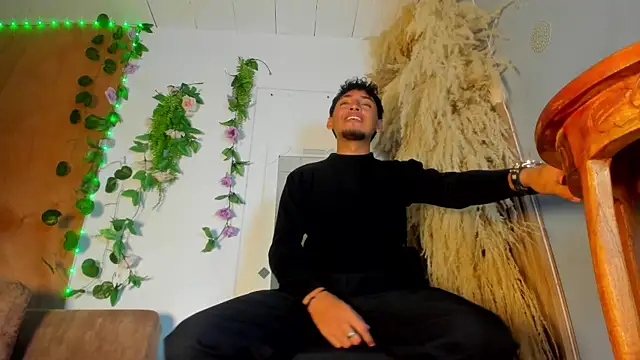 Snapshot of Ian_Hunter chatting on 02/16/26, 01:32 Ian Hunter online show from 02/16/26, 01:32