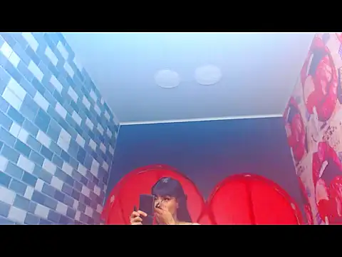 Snapshot of charlottxjuless chatting on 02/19/26, 02:03 charlottxjuless online show from 02/19/26, 02:03