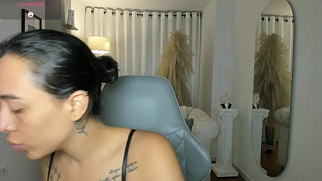 saori katsumi  online show from 04/08/26, 11:01