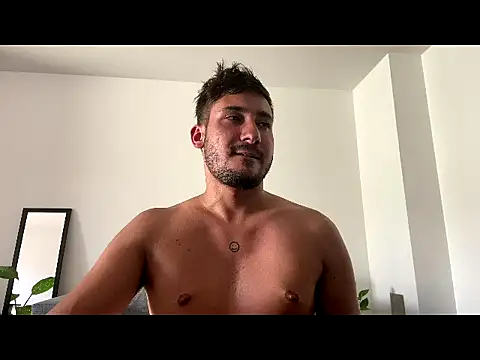 Snapshot of Heytincho chatting on 02/14/26, 07:47 Heytincho online show from 02/14/26, 07:47